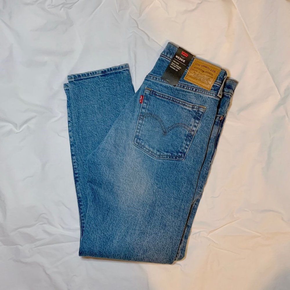 Levi's Wedgie Fit jean